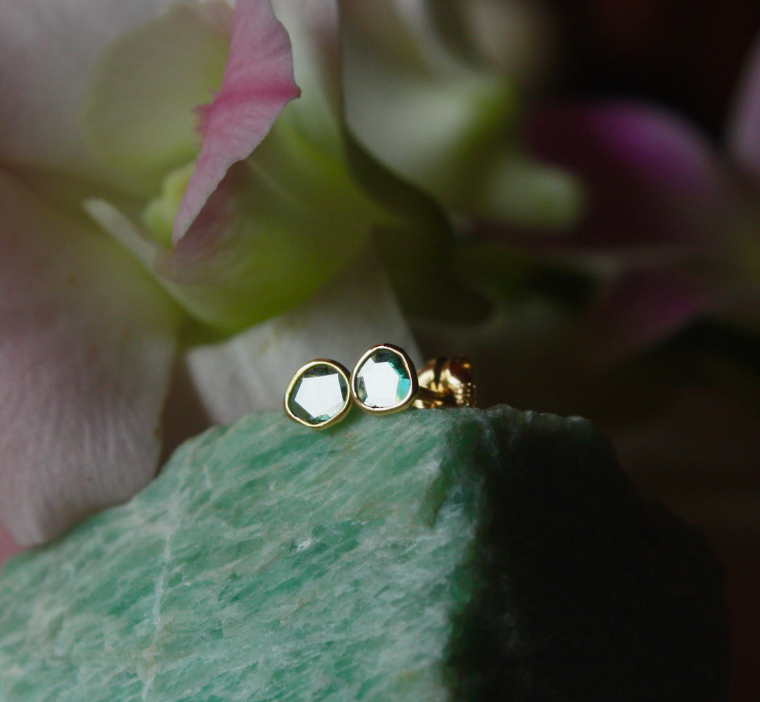One-of-a-kind 18k Gold Blue Diamond Slice Stud Earrings, April Birthstone Earrings, Bridesmaid Earrings