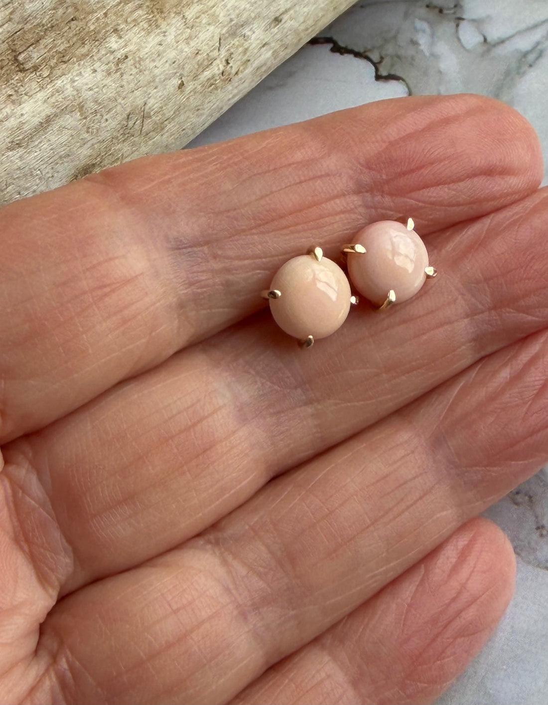 Pink Queen Conch Shell Stud Earrings