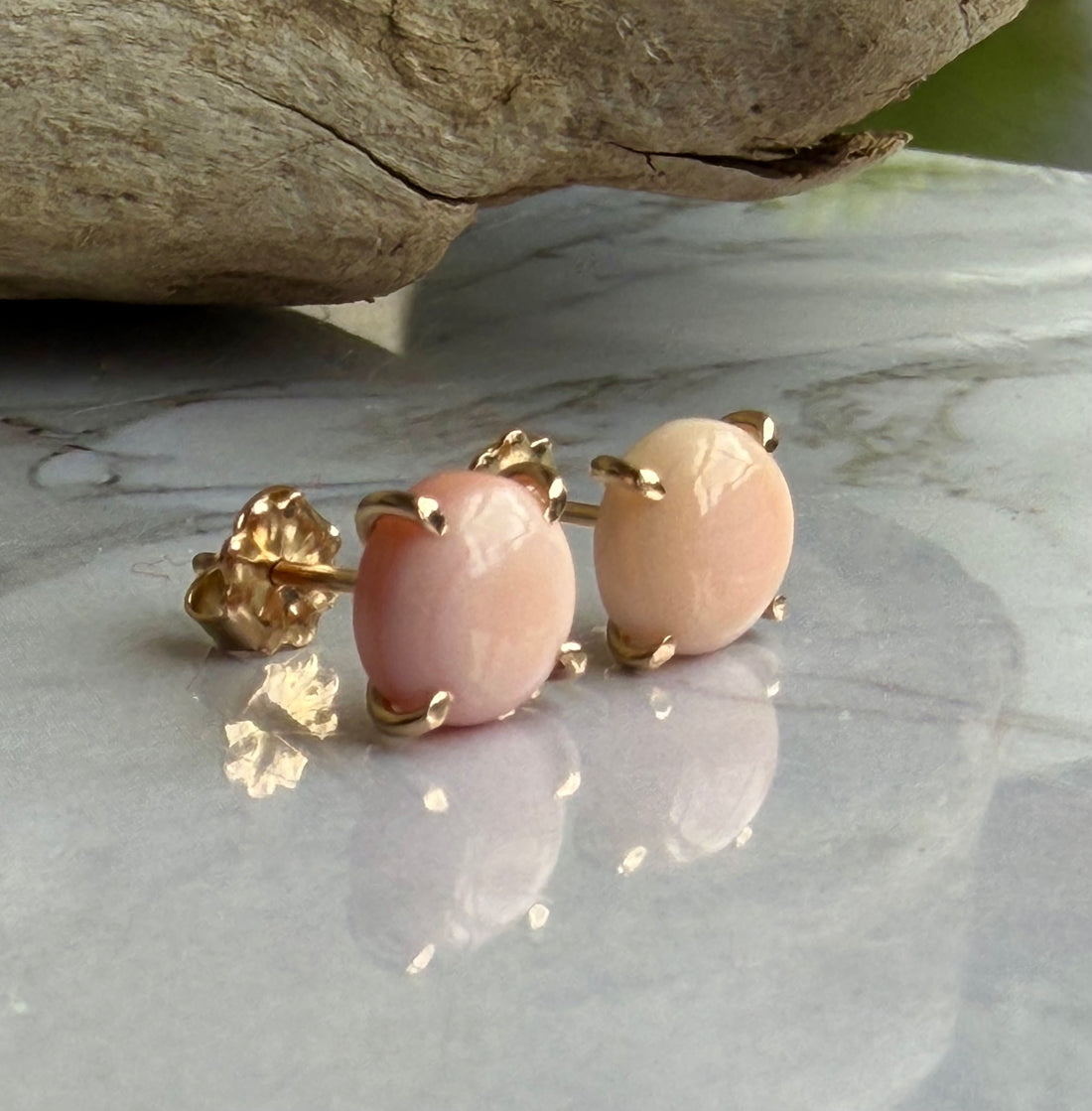 Pink Queen Conch Shell Stud Earrings