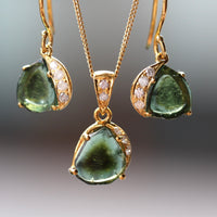 Featured in TATLER UK, Green Bi-Color Tourmaline Slice and Diamond Pendant Necklace, 18k Gold
